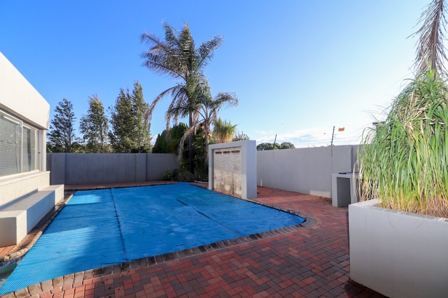 4 Bedroom Property for Sale in Wilkoppies North West